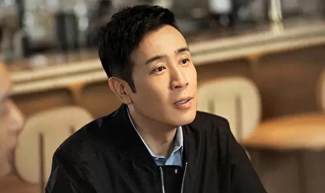 《有港回信》首播六集，双时空商战叙事引观众逐帧考证 _ 情报图