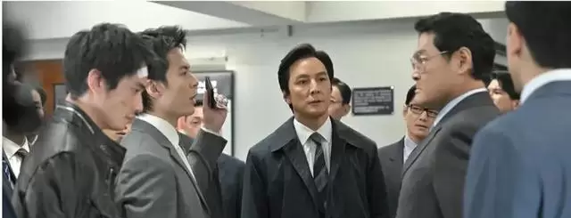 古天乐携五影帝启动《寒战1994》，港产警匪片重启历史叙事 _ 资讯配图