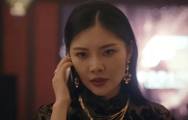 《低智商犯罪》开局评价走低，播出反馈出现分化 _ 资讯配图