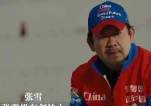 姜武出演张雪微短剧引年龄争议，《有梦就去追》上线即现真实感错位 _ 情报图