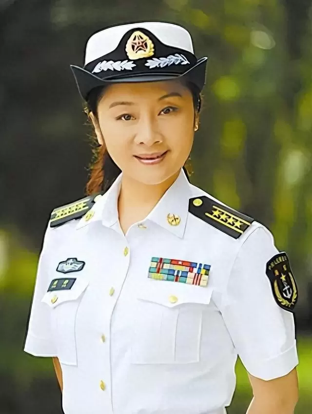 唐静新项目聚焦中国女舰长，调研笔记写满三本 _ 情报图