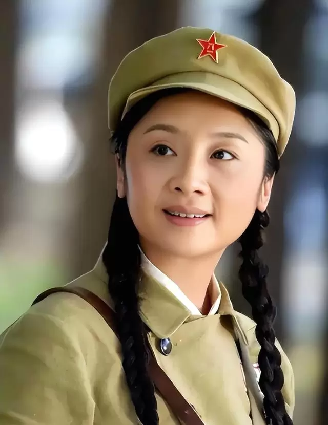 唐静新项目聚焦中国女舰长，调研笔记写满三本 _ 现场图