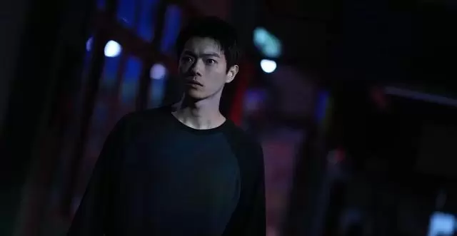 《黑夜告白》豆瓣8.2分居热播剧第二，悬疑短剧成暑期档主力 _ 资讯配图